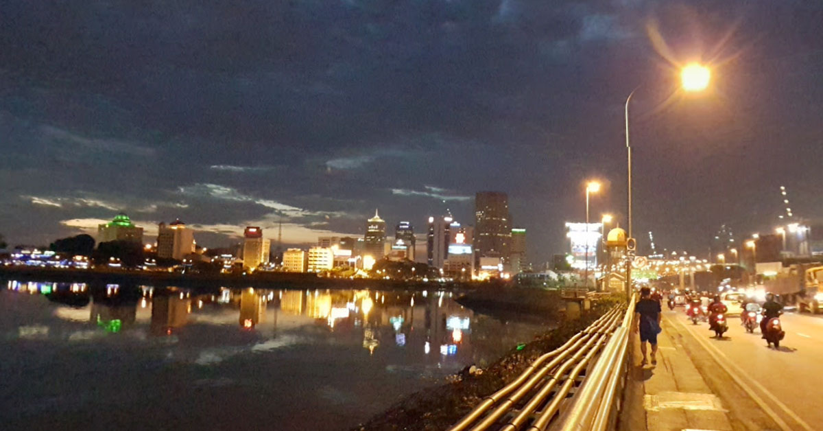 S’POREAN BEGS TO GO M’SIA TO VISIT DYING GRANDFATHER