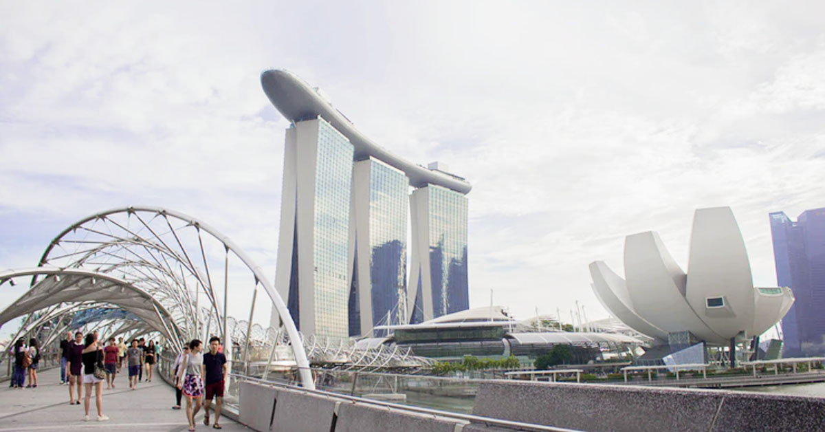 MAN CLAIMS HIS RICH & OWNS A CONDO BUT ASK ME LEND HIM $20 TO BUY CIG