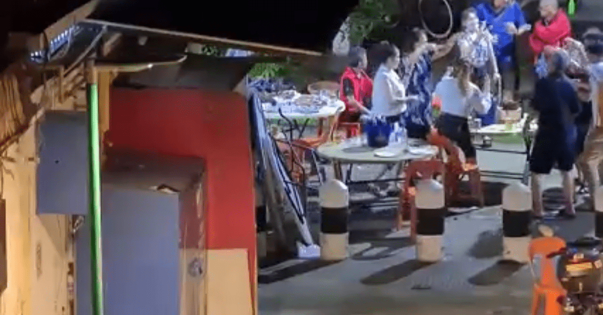 UNCLES AND THEIR CAIS YO AH YO AH YO AT UPP ALJUNIED RD COFFEESHOP