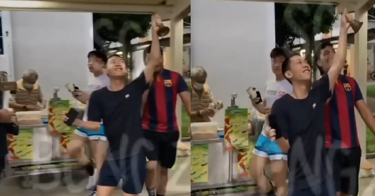 GUY TAKE ICE CREAM UNCLE’S BELL TO PLAY, HELP HIM GET MORE BUSINESS