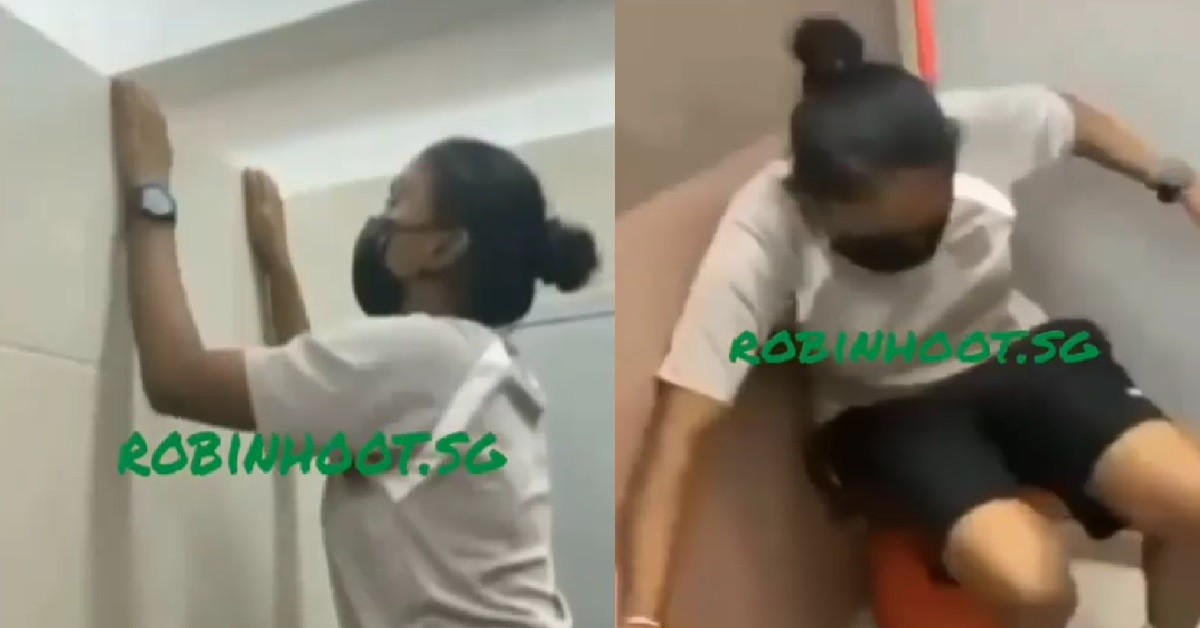 MINAH CLIMBING OVER TOILET WALL TO PEEP AT FRIEND PANGSAI, THEN FALL DOWN