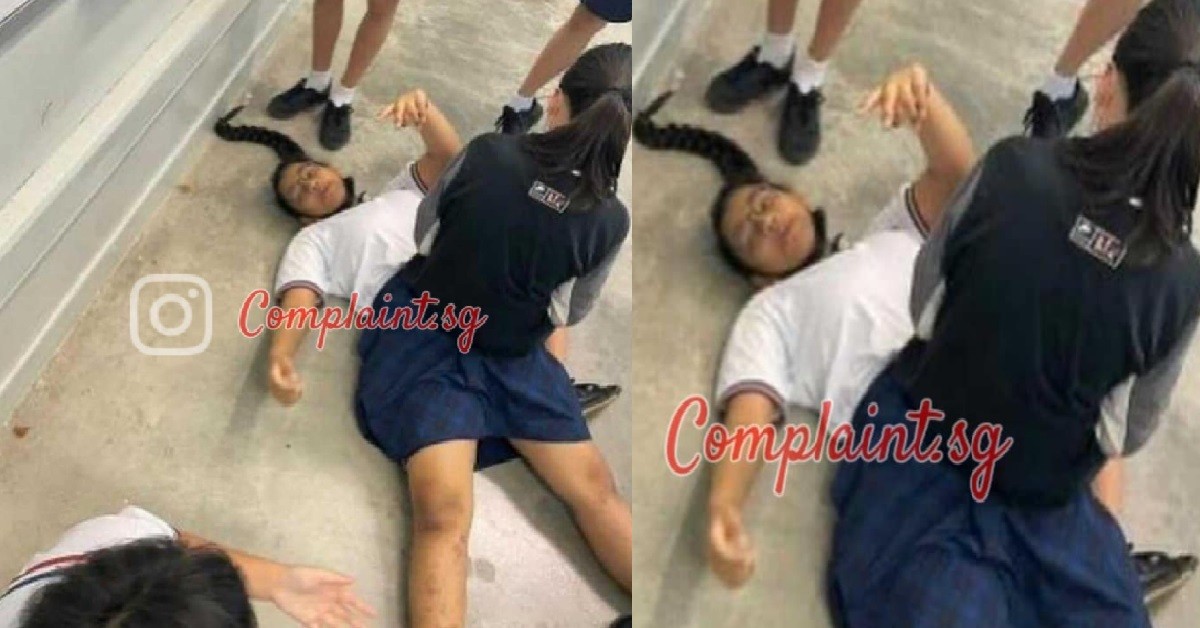 XMMS FIGHTING, GIRL K.O VICTIM ONTO GROUND THEN SIT ON HER