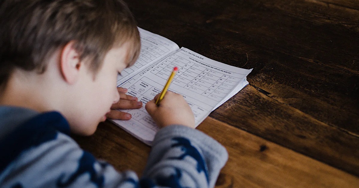 MAN SHARES SON’S MATH HOMEWORK, LAMENTS UNRELATED QUESTIONS IN IT