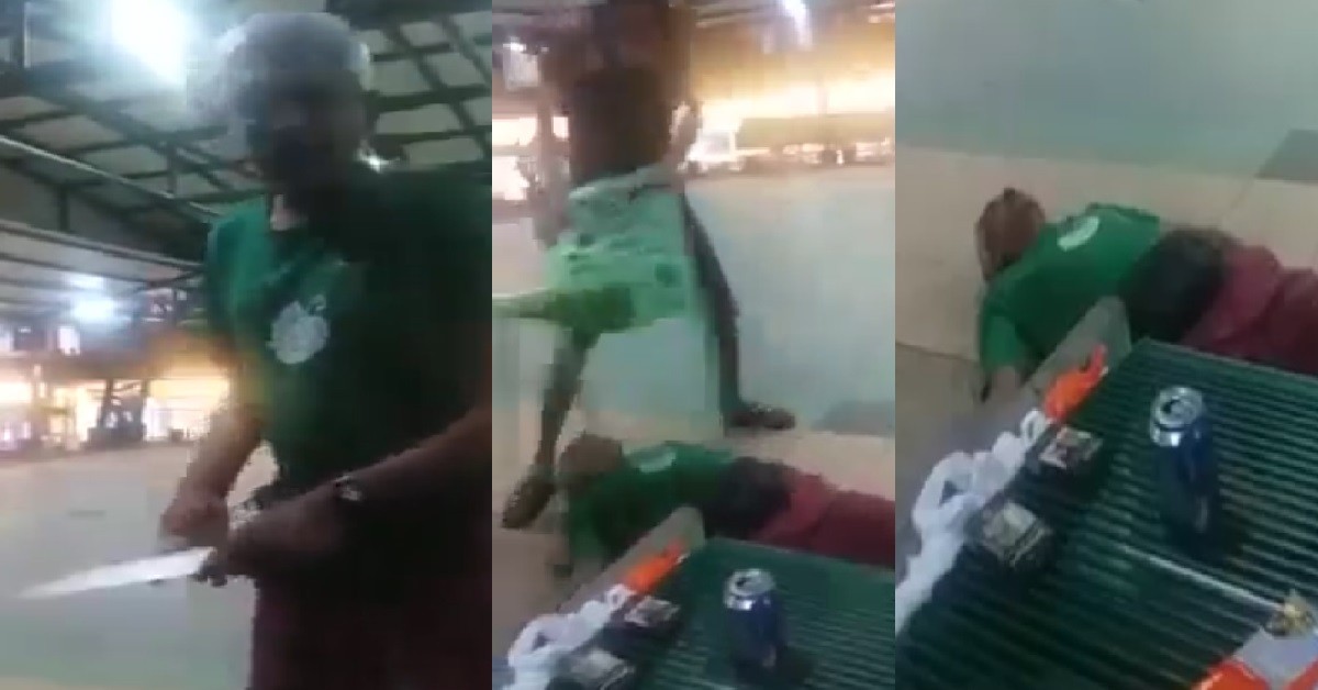 OLD GANGSTER THREATEN MAN WITH KNIFE, KENA WHACK & K.O ON FLOOR