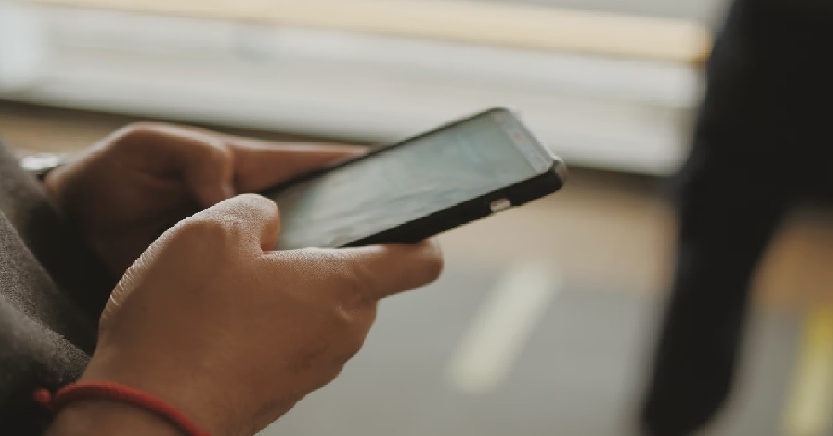 TAXI DRIVER SENT 11 Y.O GIRL S*XUAL MESSAGES, ASK IF SHE VIRGIN