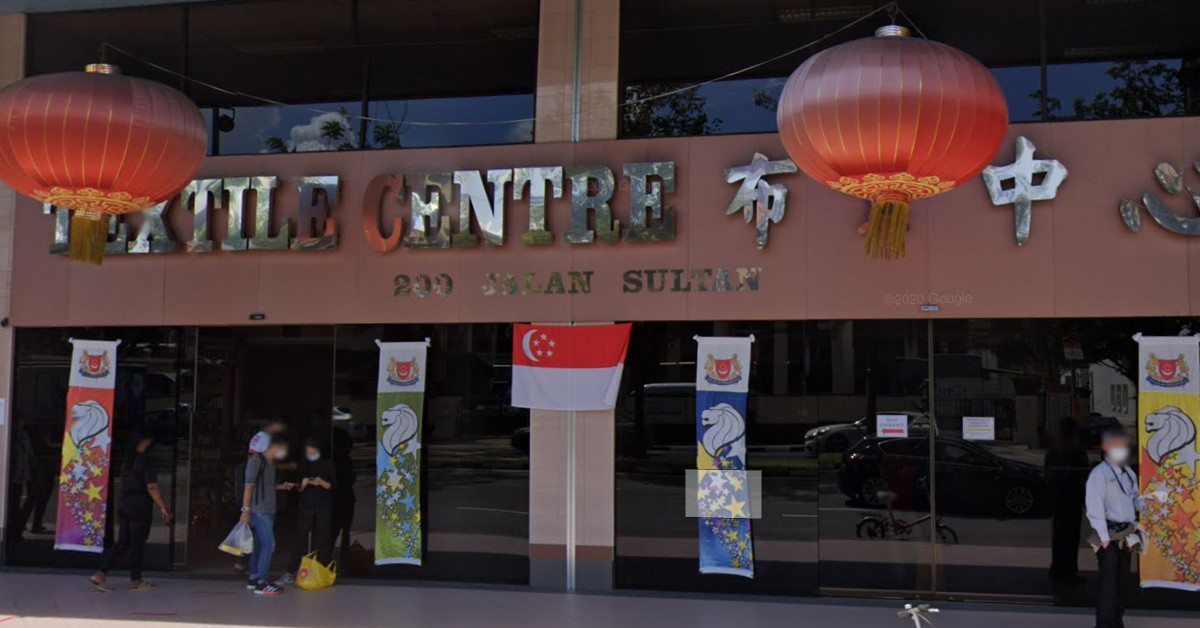 DRUNK WOMAN LAY IN MIDDLE OF JULAN SULTAN ROAD
