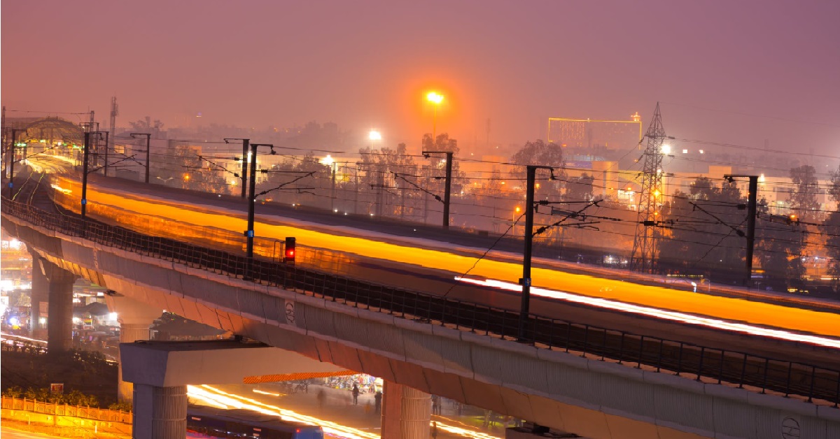 DELHI EXPERIENCING TOXIC HAZE, INDIA LOCKS DOWN CITY