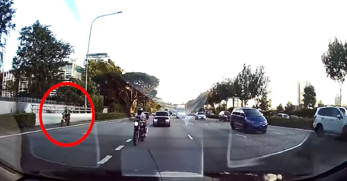 PMD SPEEDING ON EXPRESSWAY AT ABOUT 50KM/HR, NO REGARD FOR THE LAW AT ALL