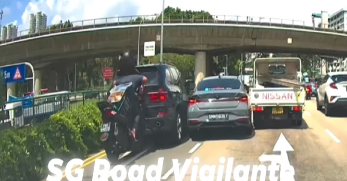 MOTORBIKE RAMS INTO BACK OF BMW AFTER BMW COLLIDED WITH HYUNDAI