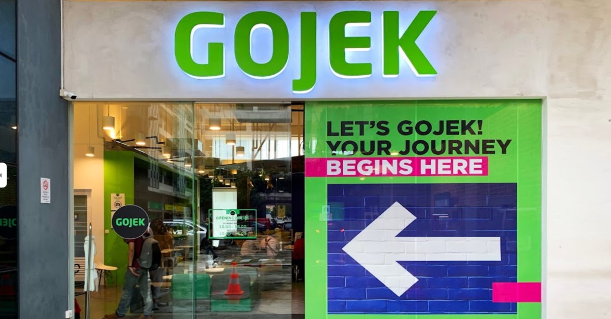 GOJEK DRIVER SAYS HE DRIVE ALL DAY TO MAKE $350 A DAY