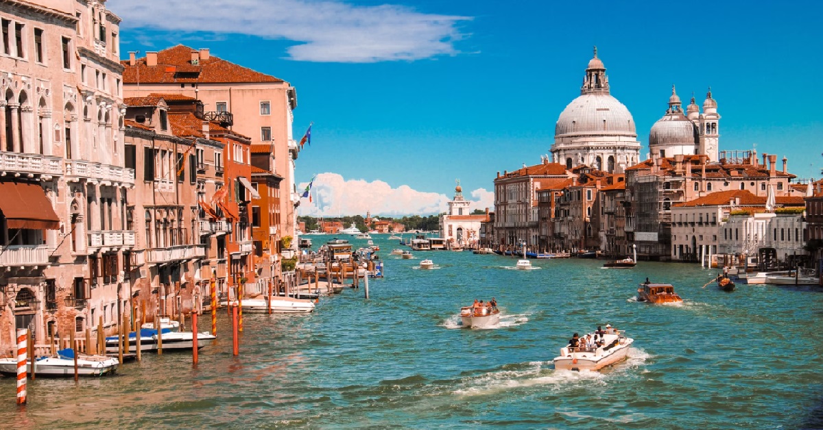 TOURISTS FROM S’PORE BANNED BY ITALY FROM ENTERING UNTIL END-JAN, ITALY EMBASSY