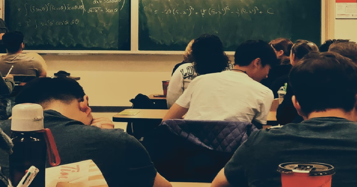 25 Y.O UNI STUDENT FEELING LONELY, SCARED NO TIME TO FIND GF AFTER GRADUATE