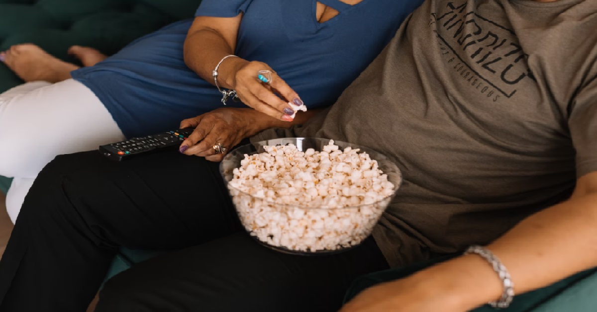 MAN SCRATCHES HIS KUKUBIRD THEN ROLL THE DIRT INTO A BALL & EAT IT, WIFE DISGUSTED
