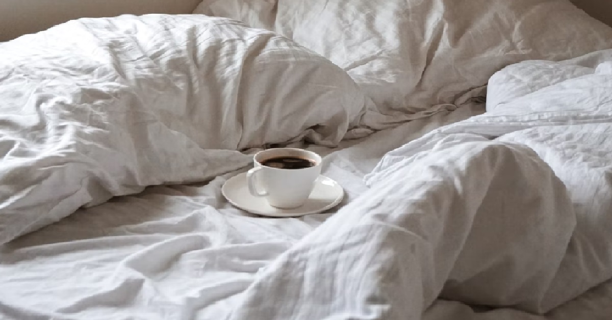 WOMAN FINDS IT AWFUL TO SLEEP WITH HER BF BUT LIES TO HIM ABOUT IT