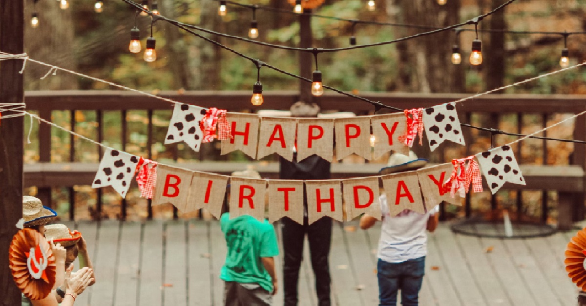 GUY DOESN’T WANT CHILDREN AT HIS “ADULTS ONLY” BIRTHDAY PARTY