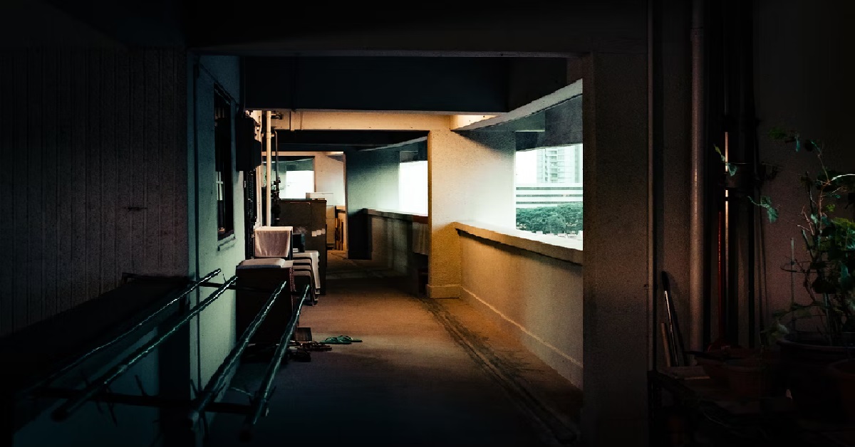 CREEPY OLD MAN KEEPS STARING AT MOTHER & CHILD THROUGH WINDOW