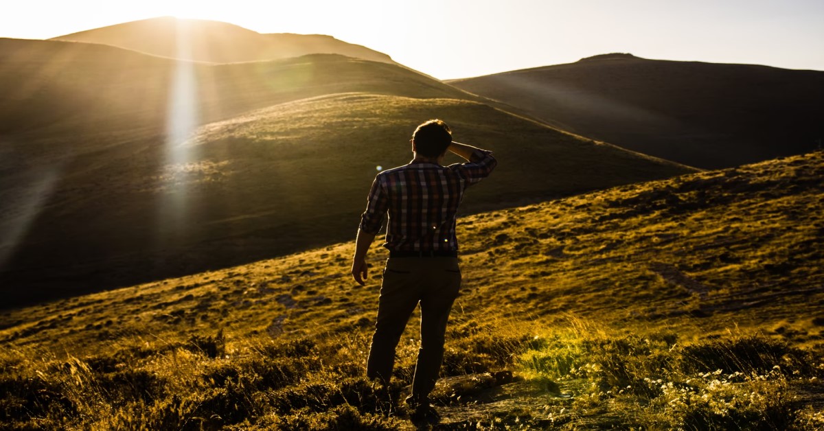 GUY GIVES ADVICE AFTER STEPPING OUT OF 8 YEARS OF FOREVER ALONE