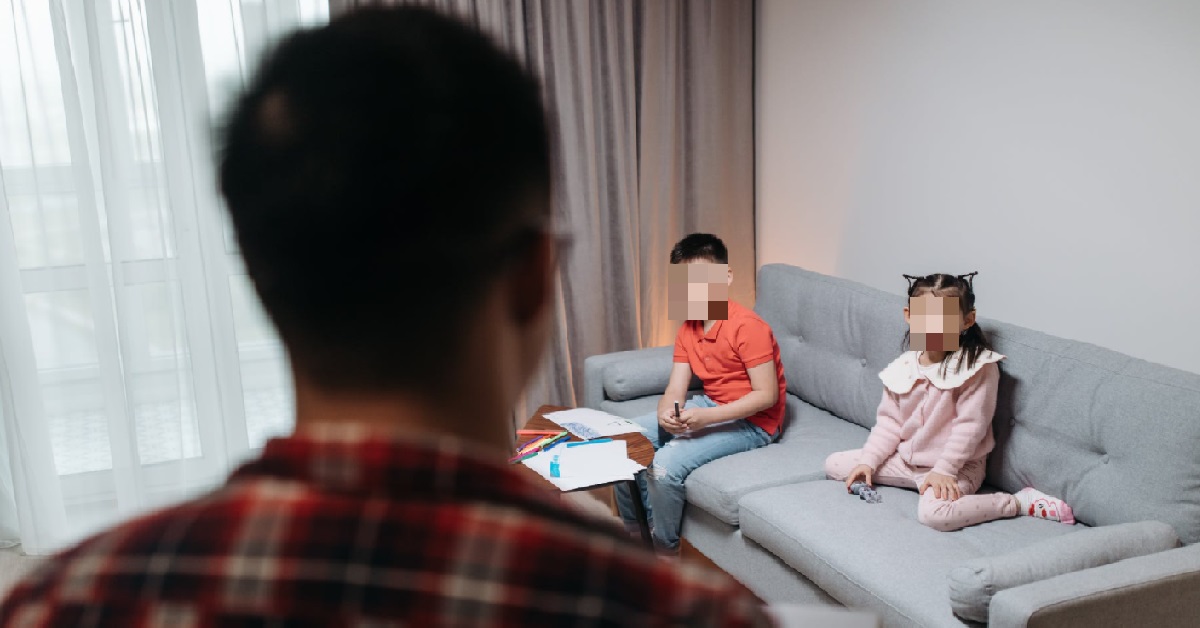 BOY IS AFFECTIONATE TO LITTLE SISTER, MUM’S BF CALLS HIM “GROSS”