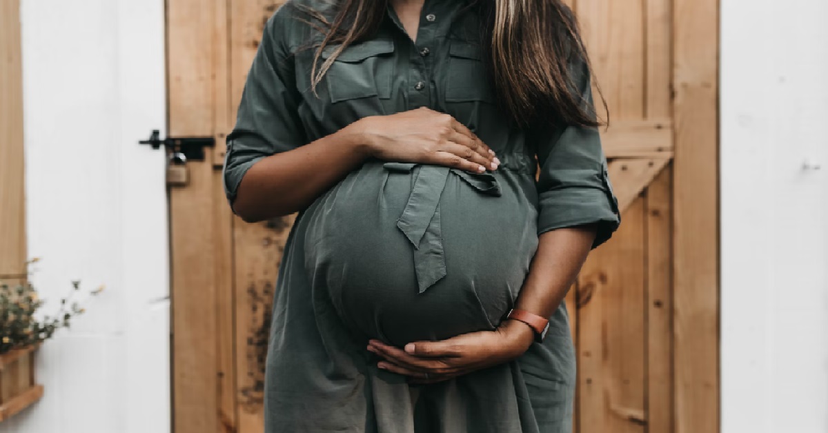 WOMAN SAYS BEING PREGNANT IS AWFUL, CALLS HER BABY A “PARASITE”