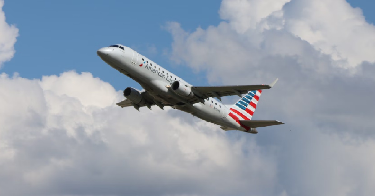 CRAZY GUY TRIED TO OPEN PLANE’S EXIT DOOR DURING FLIGHT, ARRESTED