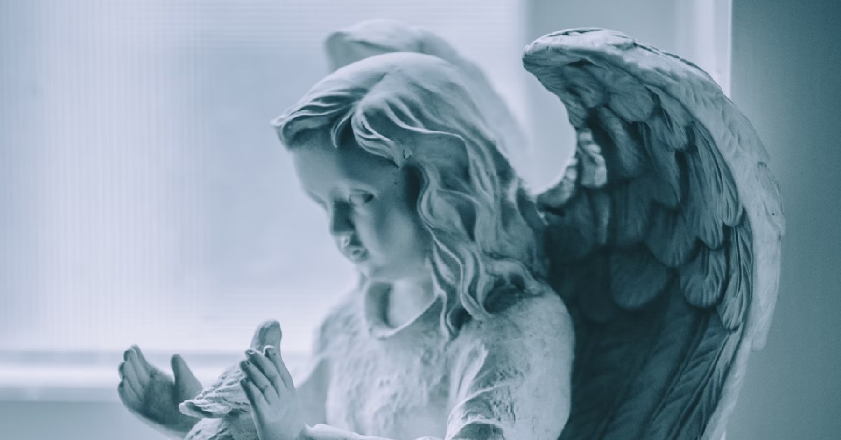 YOUNG GIRL SEES AN ANGEL IN CORNER OF ROOM, POINTS IT OUT TO PARENTS