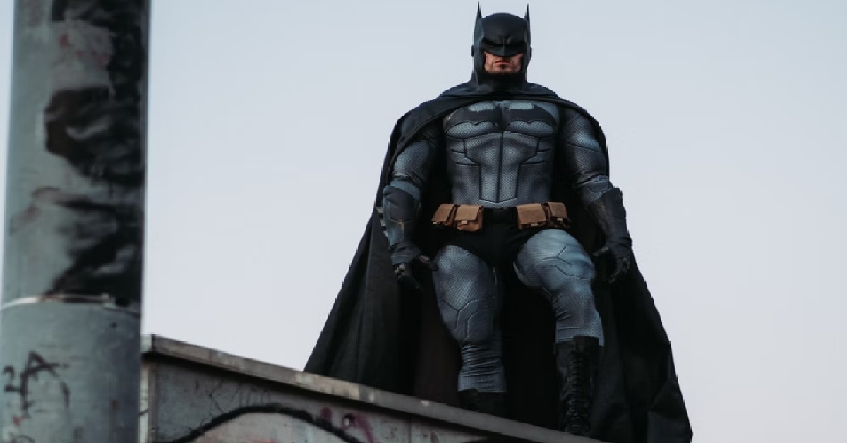 MAN STANDS ON HIS BALCONY EVERY NIGHT LIKE BATMAN & WATCHES PEOPLE
