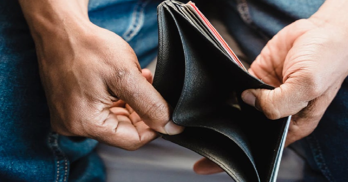 DESPERATE MAN ALREADY WORKING 2 JOBS TO MAKE ENDS MEET, STILL STRUGGLING TO FEED FAMILY