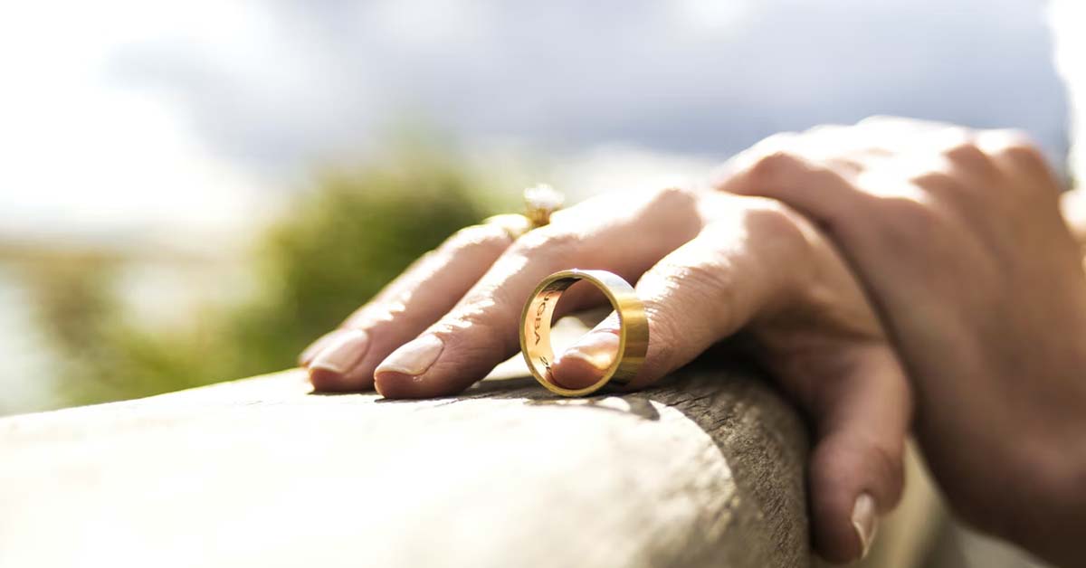 DRUNK WIFE SLEEPS AROUND, HUSBAND SCARE GET DISEASE SEEK DIVORCE ADVICE