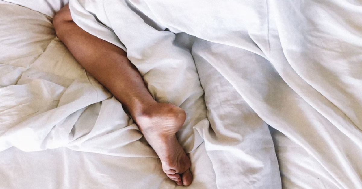 GIRL “SHARED” A FWB WITH HER ROOMMATE BECAUSE HE WAS “GOOD”