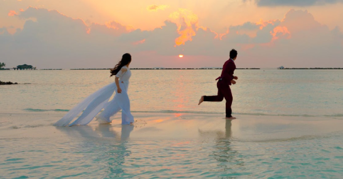 COUPLE’S “HONEYMOON PERIOD” OVER, GIRL STARTS TO GET AGGRESSIVE