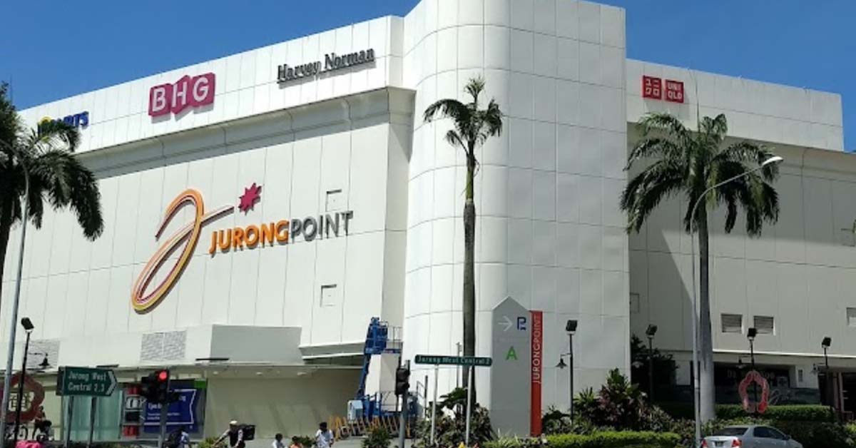 JURONG POINT’S HOARDING BOARD COLLAPSES, 2 BYPASSERS SENT TO HOSPITAL