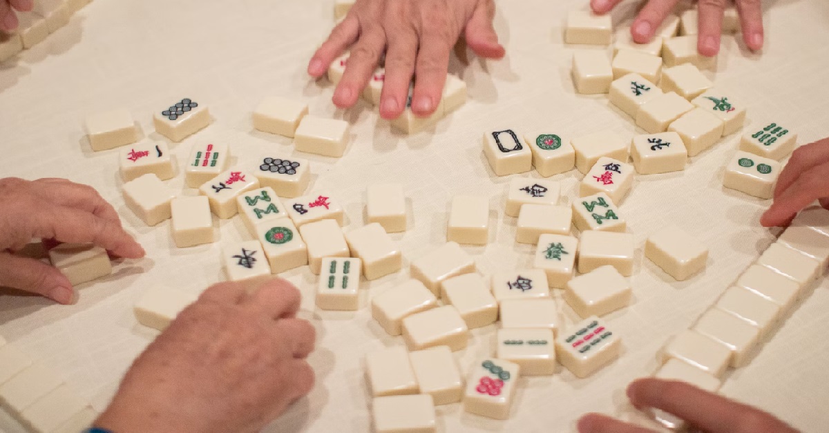 UPSTAIRS NEIGHBOURS MAKING NOISE, MAHJONG TILES KEEP DROPPING ON FLOOR