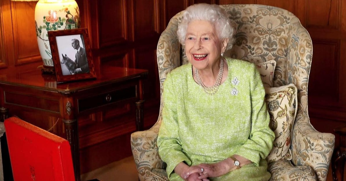 95 Y.O QUEEN ELIZABETH 2 TESTS POSTIVE FOR COVID-19