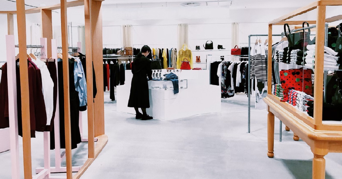 WOMAN QUITTING HER RETAIL JOB BECAUSE OF HOW SHE IS TREATED BY CUSTOMERS