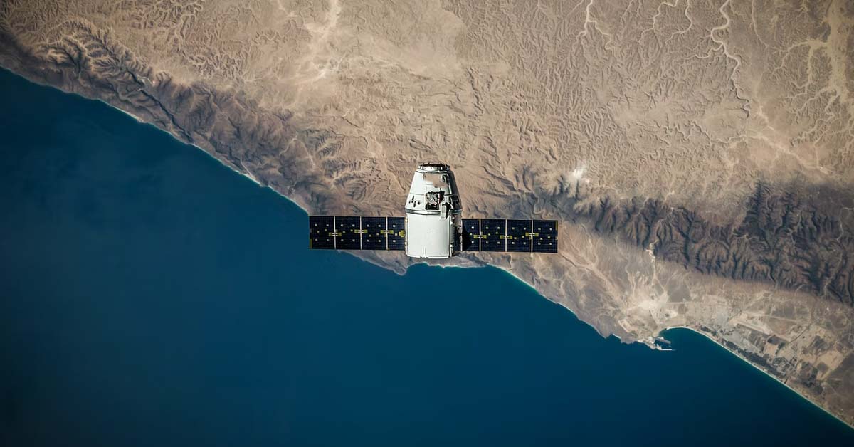 SG LAUNCHING SATELLITE INTO SPACE ORBITS AT 250KM FROM EARTH
