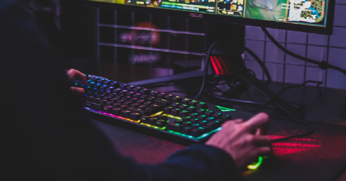 GIRL SECRETLY WATCHES BF’S LIVE STREAMS TO SUPPORT HIM, MAKES HIM HAPPY