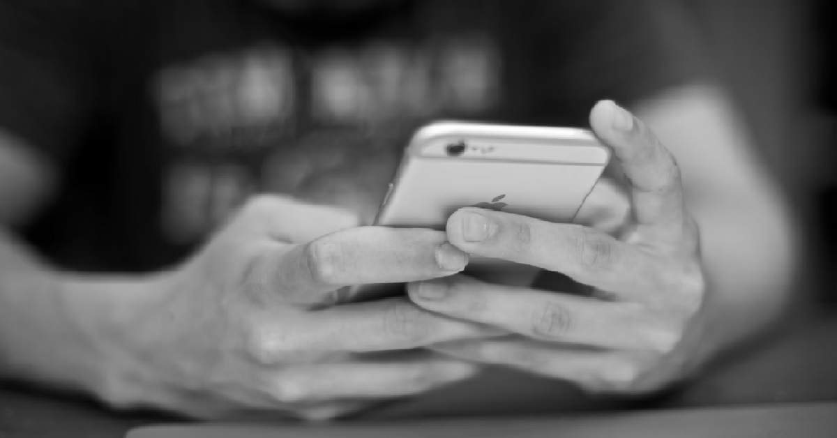 35 Y.O MAN WHO IS A V, HAS NEVER KISSED A WOMAN IN HIS LIFE SCARE HE WILL DIE ALONE