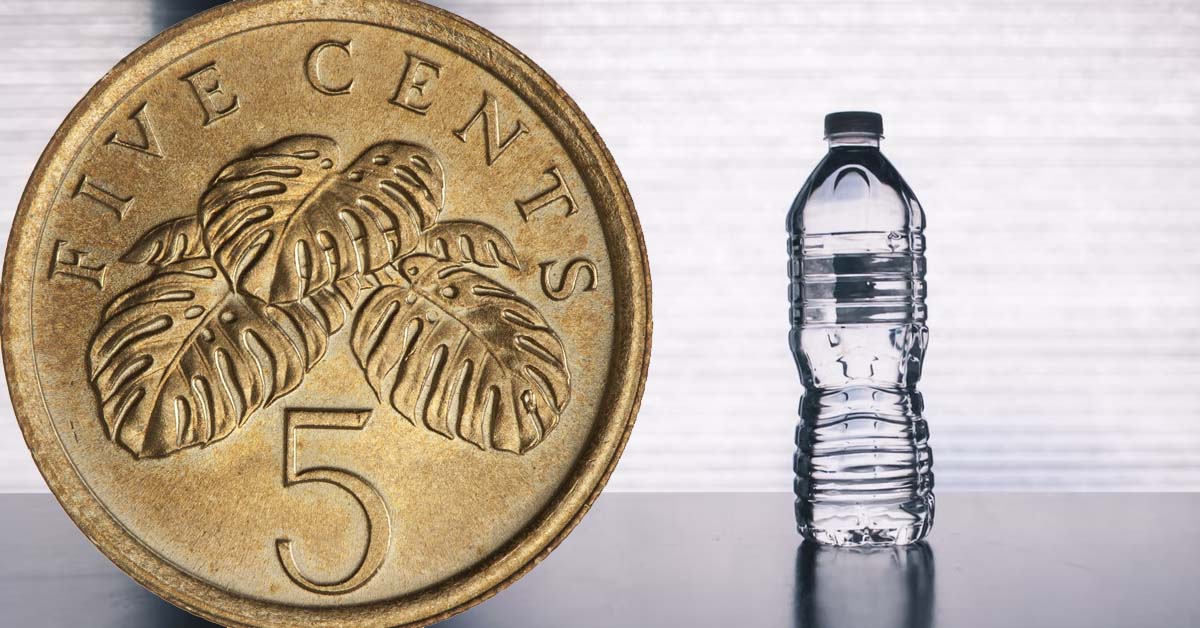 WOMAN GOT CASH TO PAY BUT REFUSE TO PAY 5 CENTS