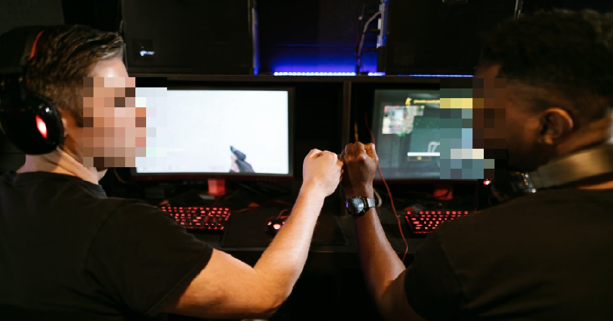 GUY USED TO “PLAY” WITH HIMSELF TOGETHER WITH ALL OF HIS FRIENDS