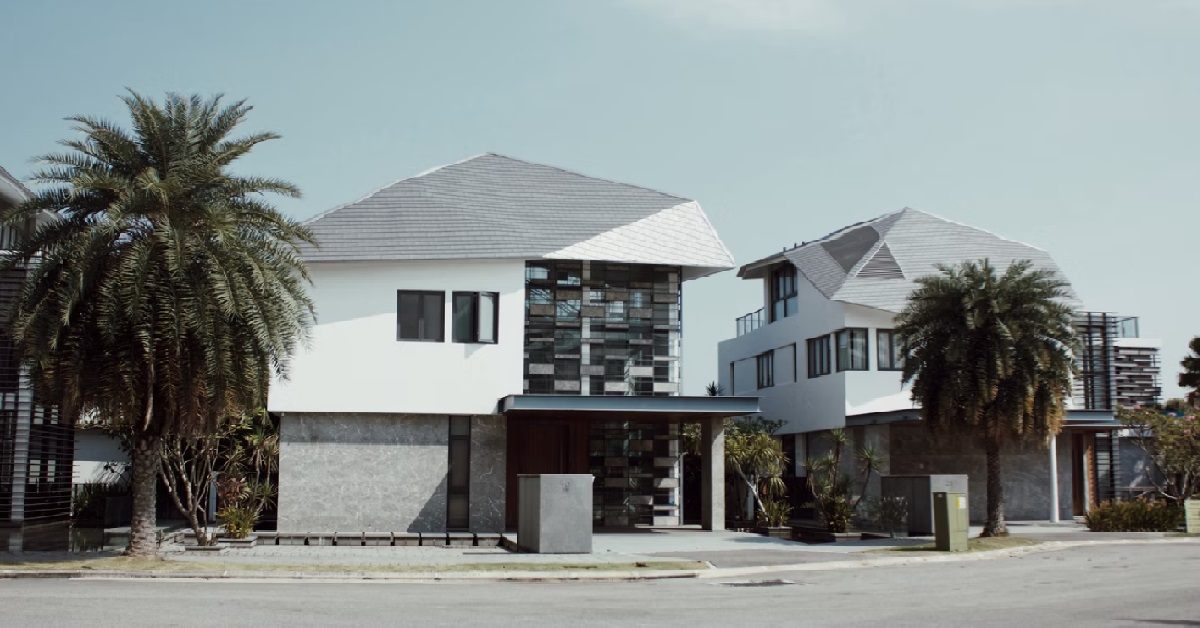 MY GF SAID THAT MY $11K SALARY A MONTH IS TOO POOR TO AFFORD A BUNGALOW