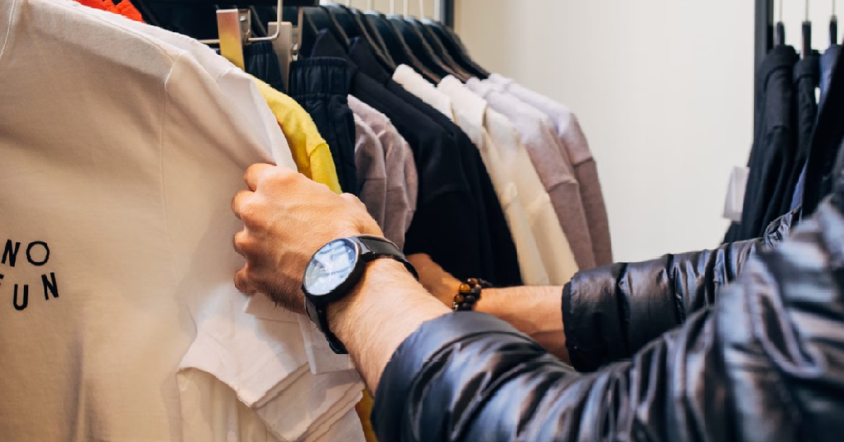 GUY CAN’T STOP LYING TO GF ABOUT INCOME, SAYS IT HELPS BOOST HIS EGO