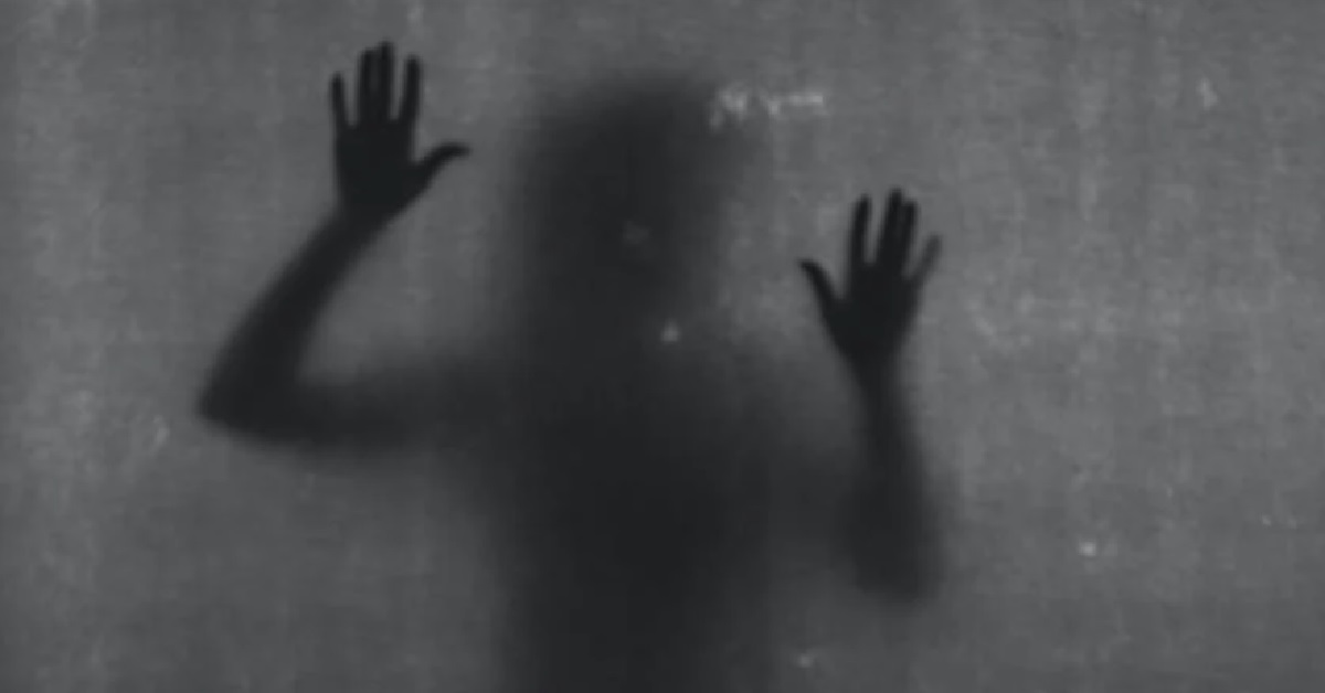 ALL THE WOMEN IN GUY’S FAMILY IS SEEING THE SAME GHOST IN BLACK