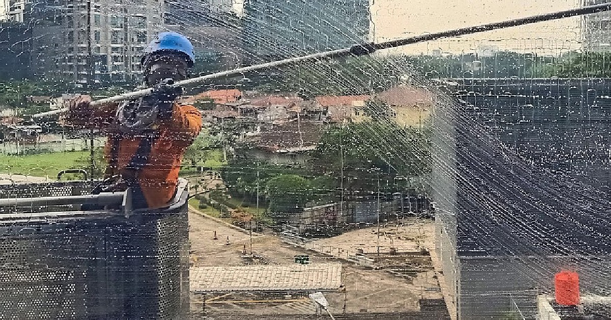 18 Y.O YOUTH CUTS CONSTRUCTION WORKER’S SAFETY ROPE AT 26TH FLOOR