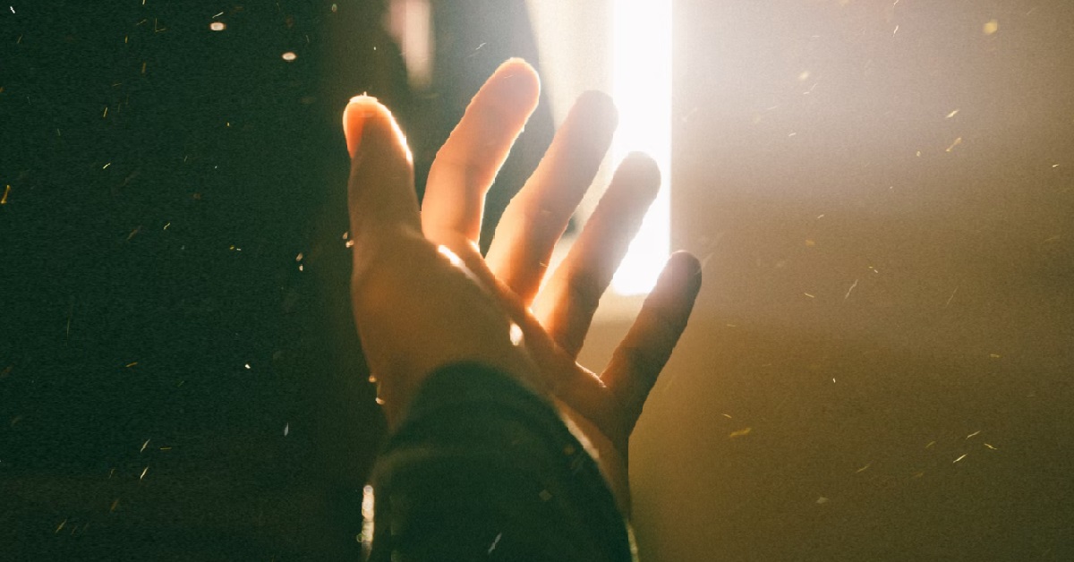 25 Y.O GUY DROPPED OUT OF SCHOOL & NEVER HAD A JOB, ASKING FOR HELP