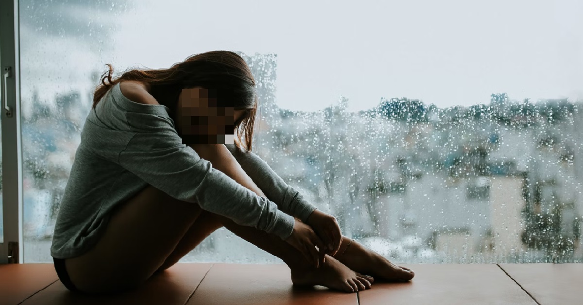 GIRL’S MALE COLLEAGUES IGNORE HER BECAUSE SHE’S “NOT HOT ENOUGH”
