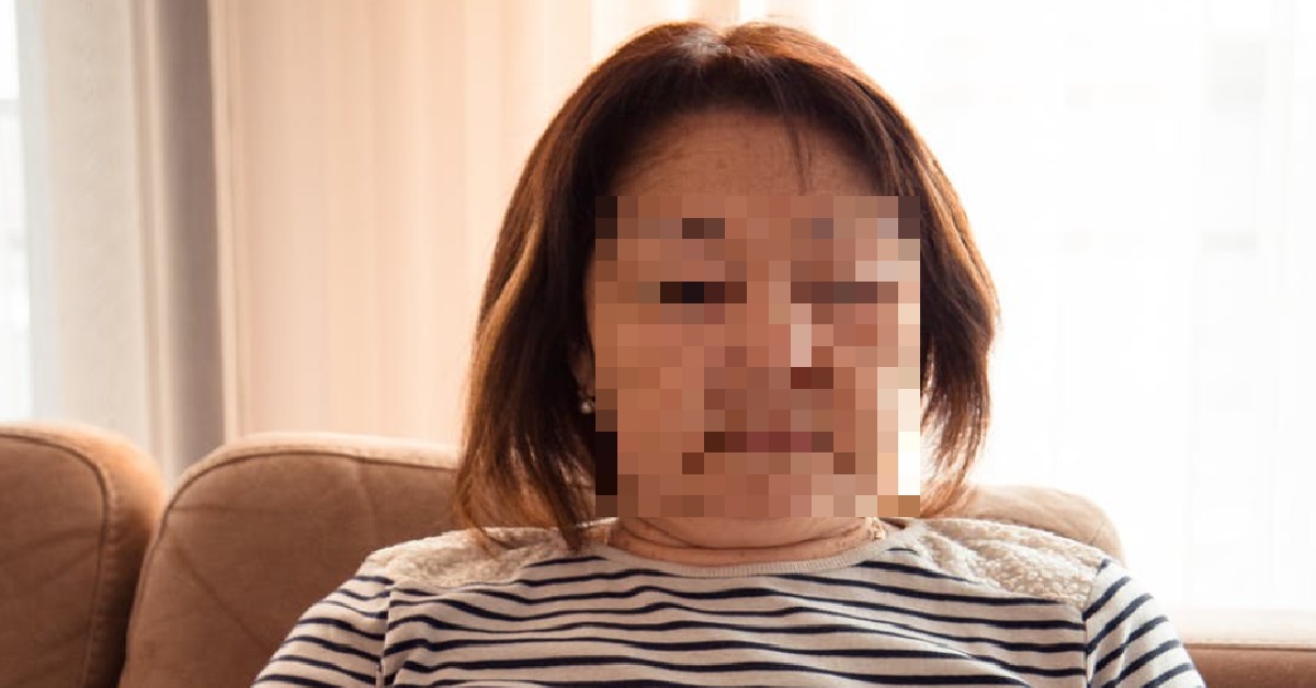 WOMAN IN 30S CONTROLLED BY MUM, CHOOSE WHAT SHE BUYS OR WEARS