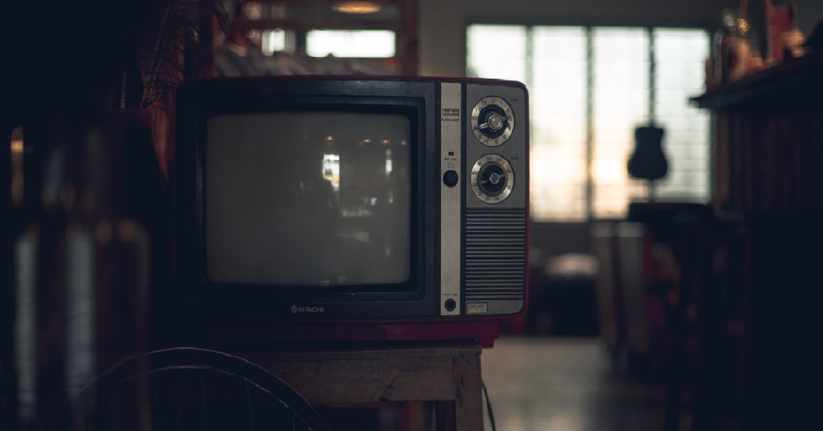 DEAD GRANDPA COMES BACK TO VISIT FAMILY BY TURNING ON THE TV