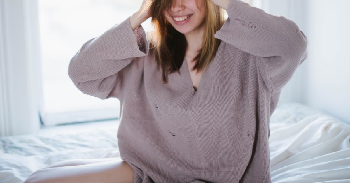 GIRL’S BF COMPLAINS THAT SHE WEARS PAJAMAS AT HOME, NOT “ATTRACTIVE”