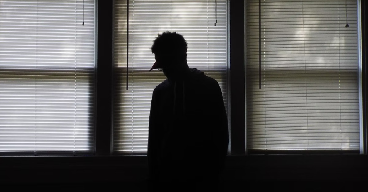 GUY EARNS $2 MILLION PER YEAR, BUT STILL ALONE AND CAN’T FIND A GF