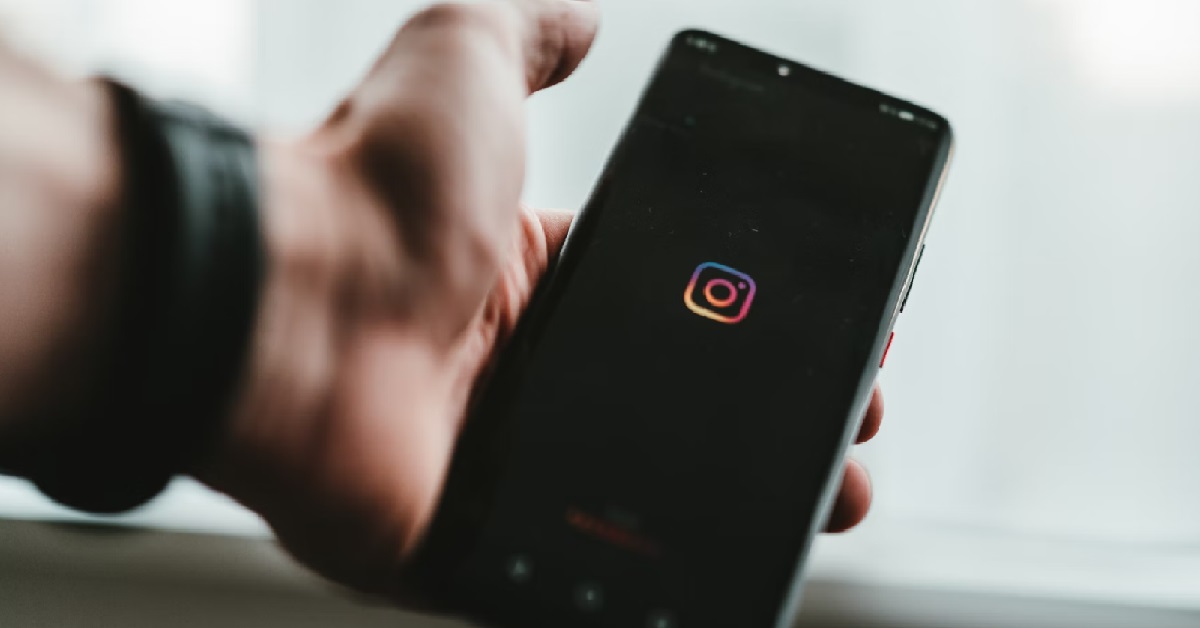 GUY DUMPED GF BECAUSE HE FELL IN LOVE WITH “INFLUENCER” HE NEVER MET